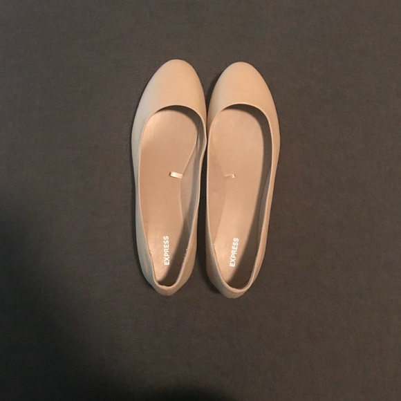 Flats - Picture 2 of 4